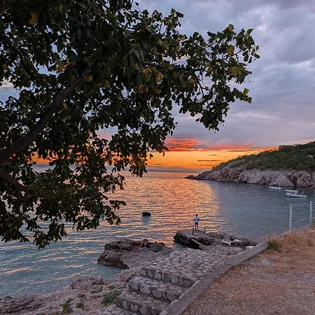 Mediterran Mit Meerblick Am Ca 180 Meter Luftlinie Vom